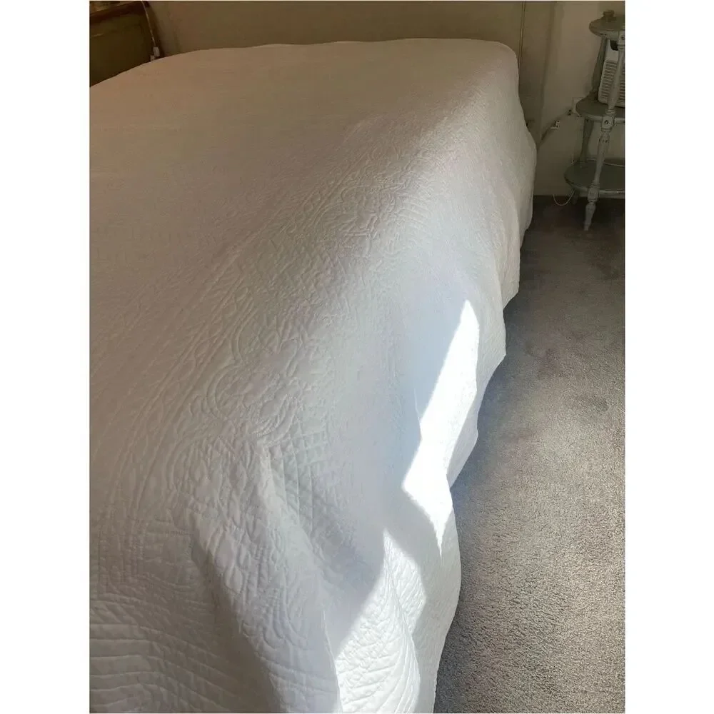 Madison Park White Quilted Comforter King cotton damask